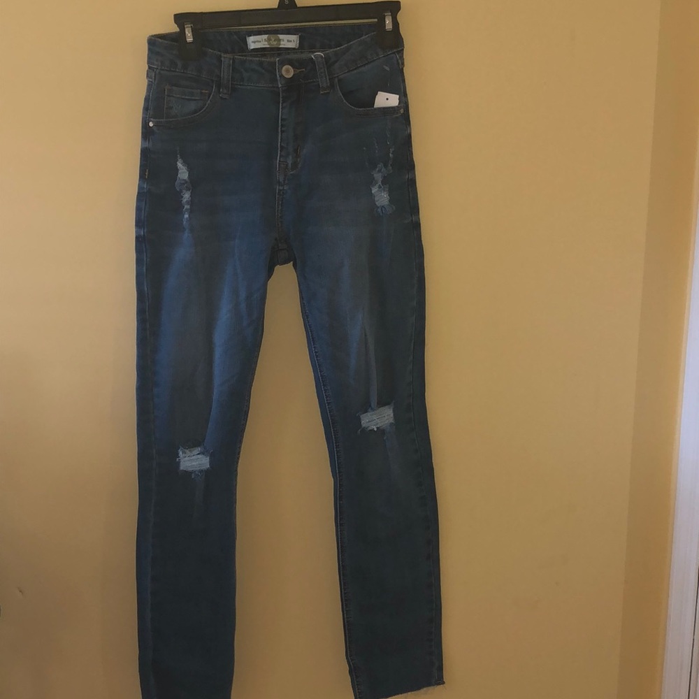 High Rise Jeans - Picture 3 of 3
